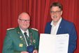 Überreichung NRW-Ehrenplakette 
