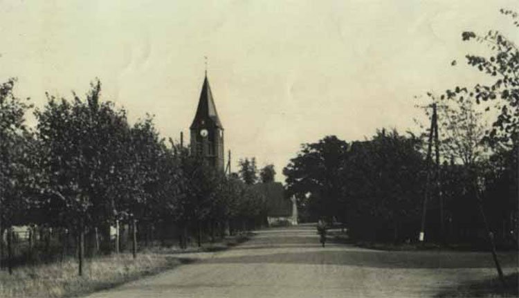 Dorfstraße um 1920